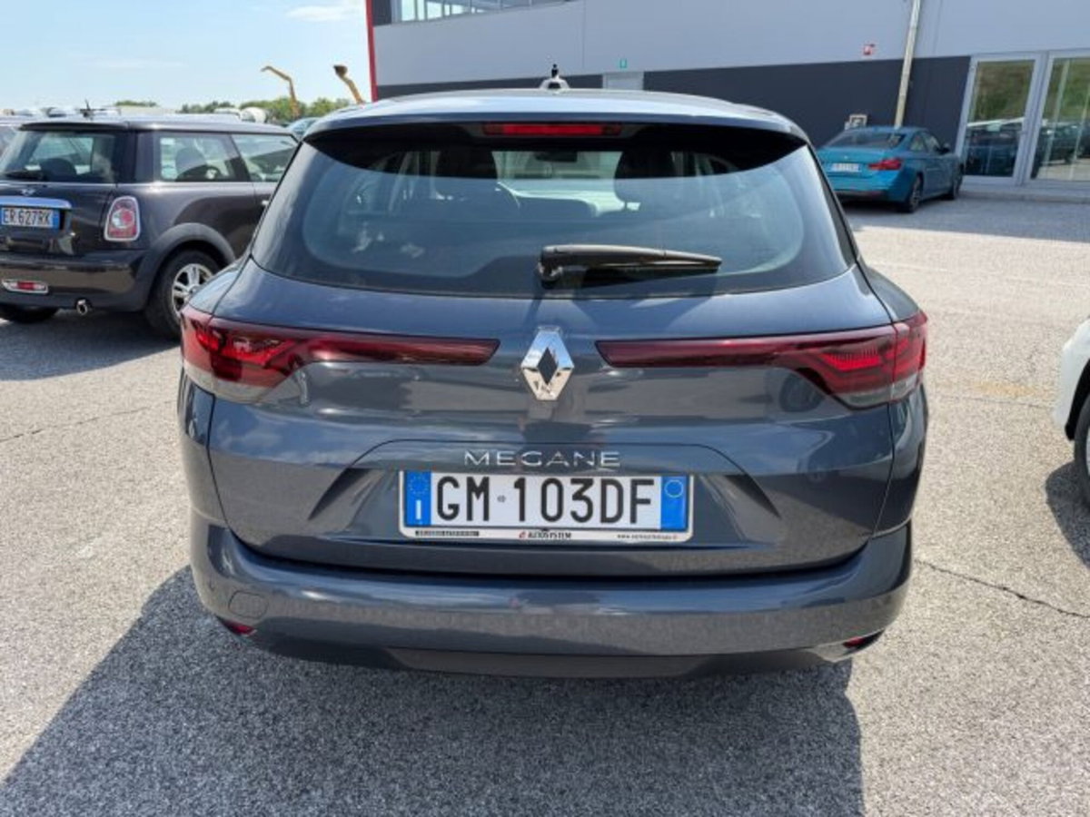 Renault Mégane Sporter Blue dCi 115 CV EDC Equilibre (5)
