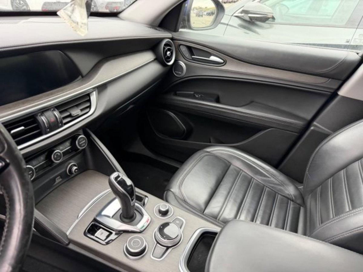 Alfa Romeo Stelvio Stelvio 2.2 Turbodiesel 190 CV AT8 Q4 Ti (11)