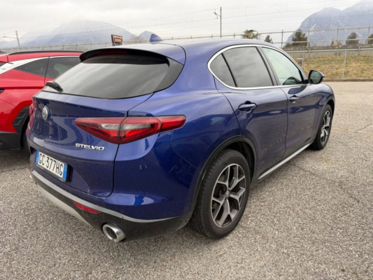 Alfa Romeo Stelvio Stelvio 2.2 Turbodiesel 190 CV AT8 Q4 Ti (4)