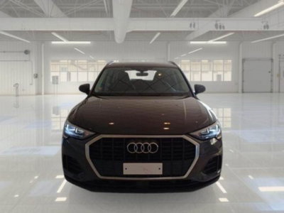 Audi Q3 35 TDI quattro S tronic Business (2)