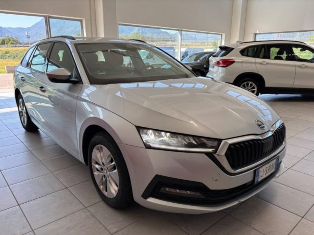 Skoda Octavia 2.0 TDI EVO SCR 150 CV DSG Executive (3)