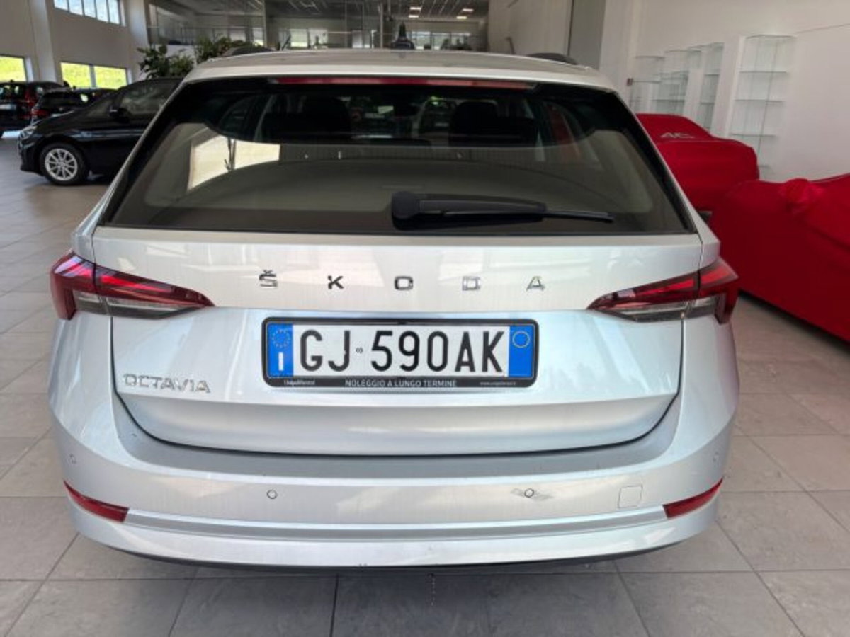 Skoda Octavia 2.0 TDI EVO SCR 150 CV DSG Executive (5)