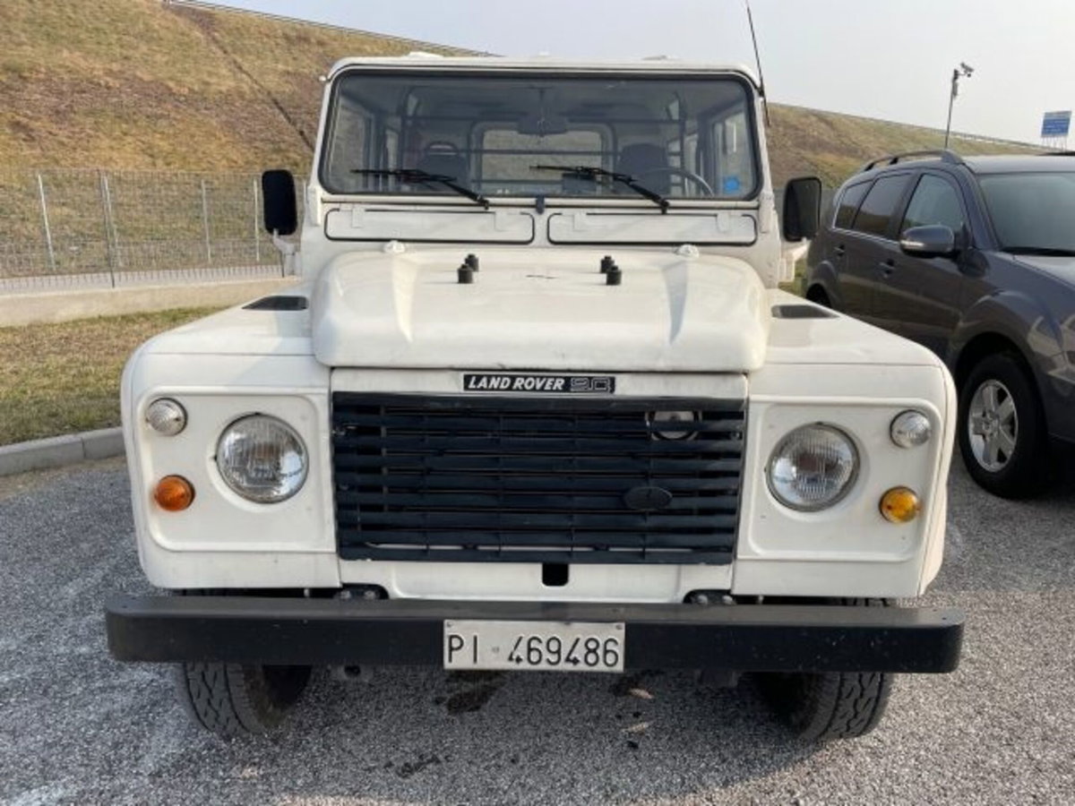 Land Rover Defender 90 2.5 Tdi Hard-top (2)