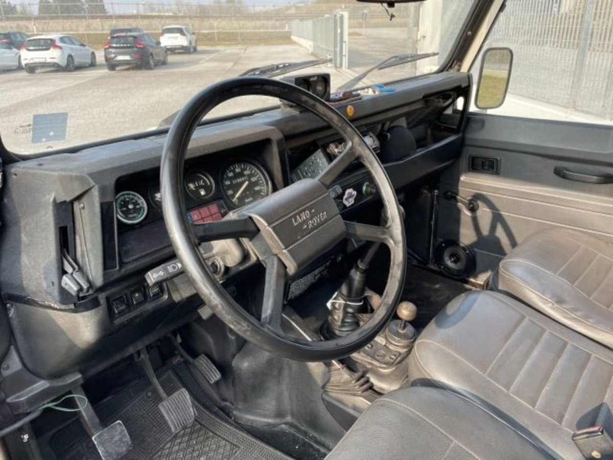 Land Rover Defender 90 2.5 Tdi Hard-top (6)