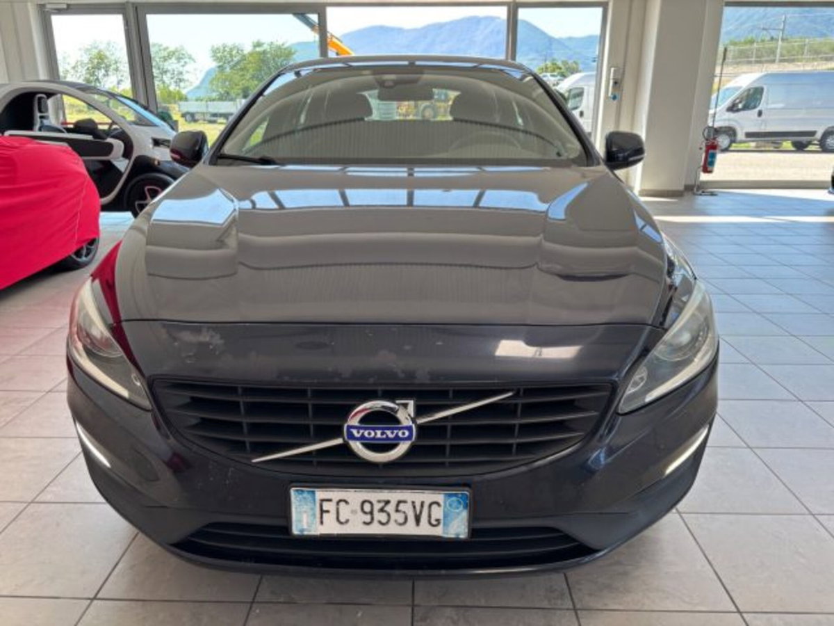 Volvo V60 D3 Geartronic Business (2)