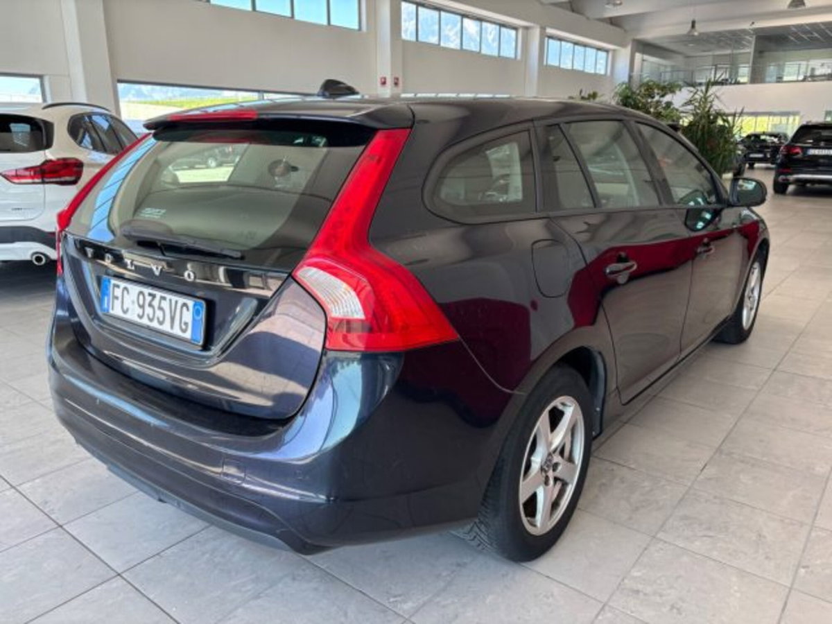 Volvo V60 D3 Geartronic Business (4)