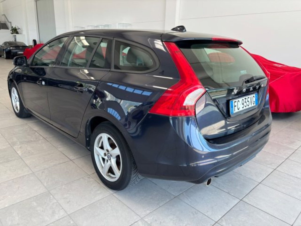 Volvo V60 D3 Geartronic Business (6)