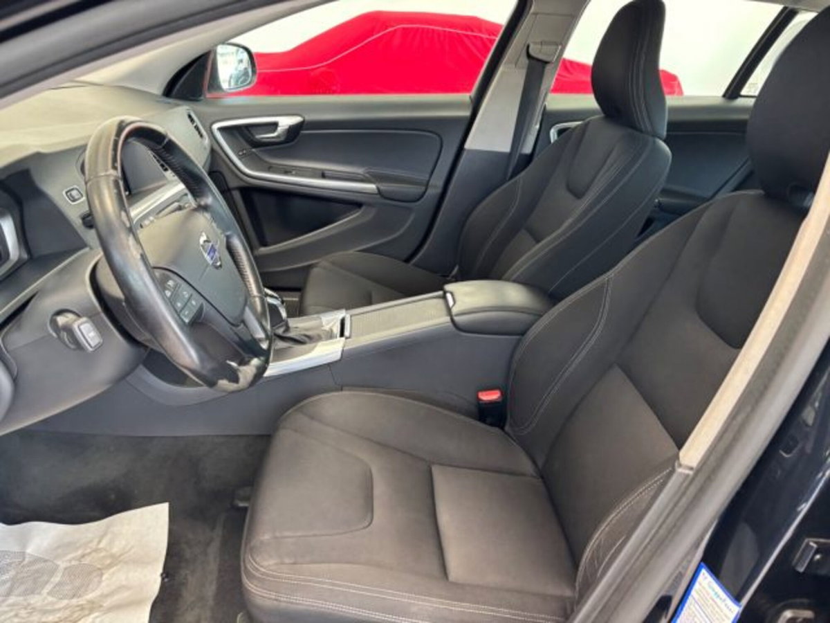 Volvo V60 D3 Geartronic Business (8)
