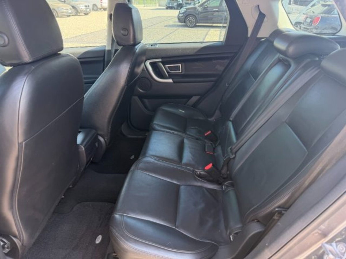 Land Rover Discovery Sport 2.0 TD4 150 CV Pure (10)