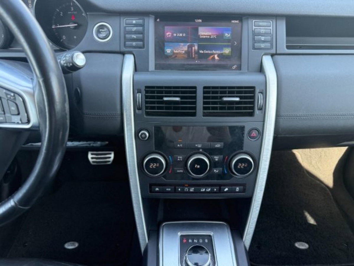 Land Rover Discovery Sport 2.0 TD4 150 CV Pure (14)