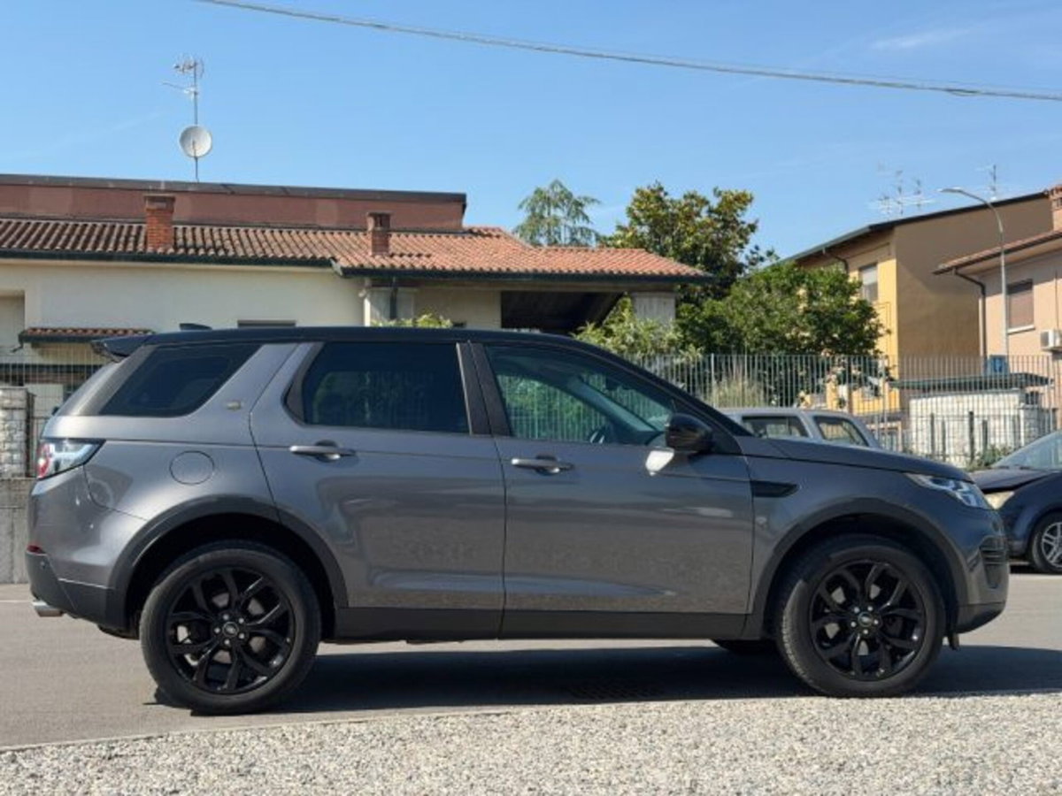 Land Rover Discovery Sport 2.0 TD4 150 CV Pure (7)