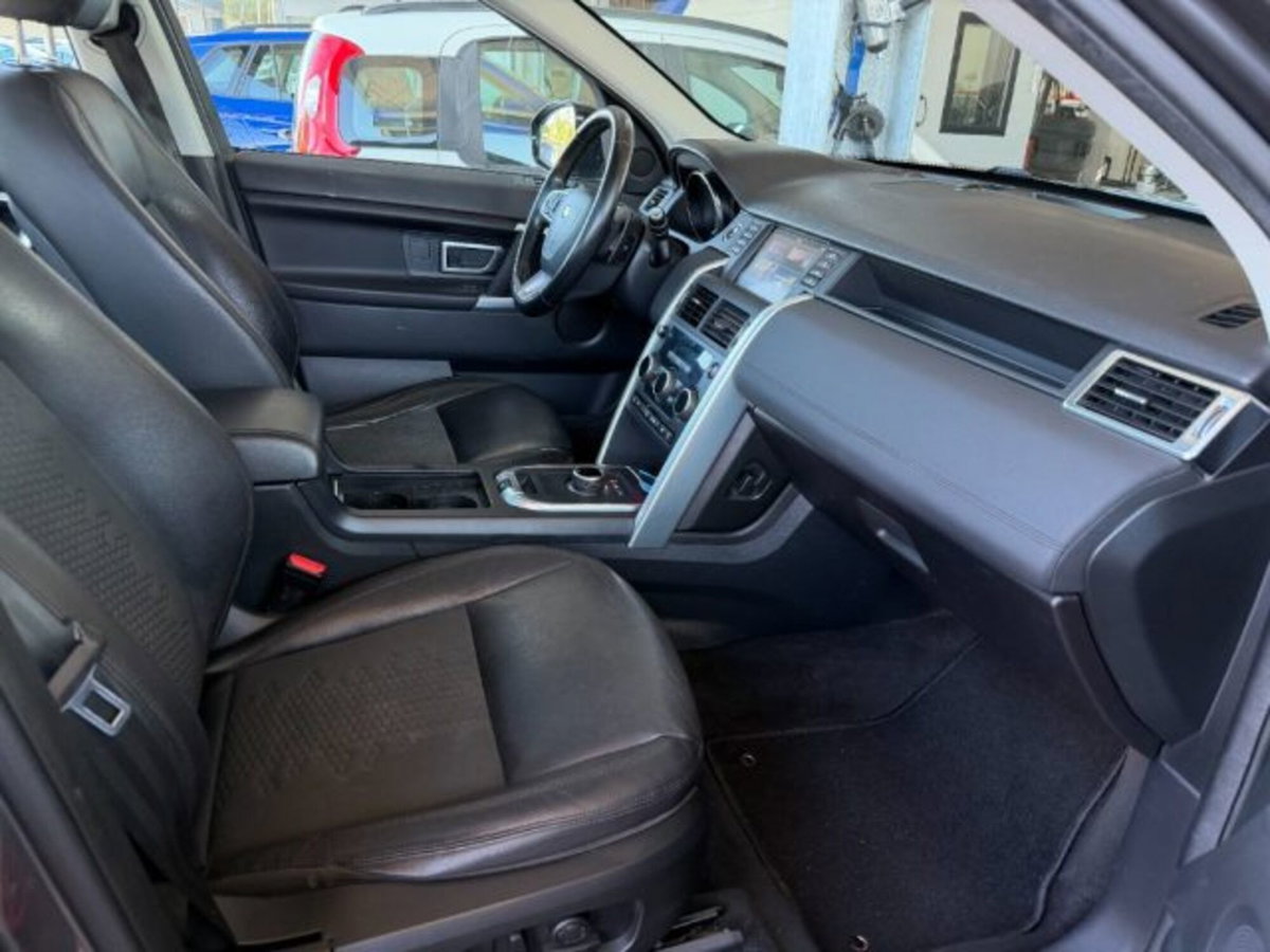 Land Rover Discovery Sport 2.0 TD4 150 CV SE (12)