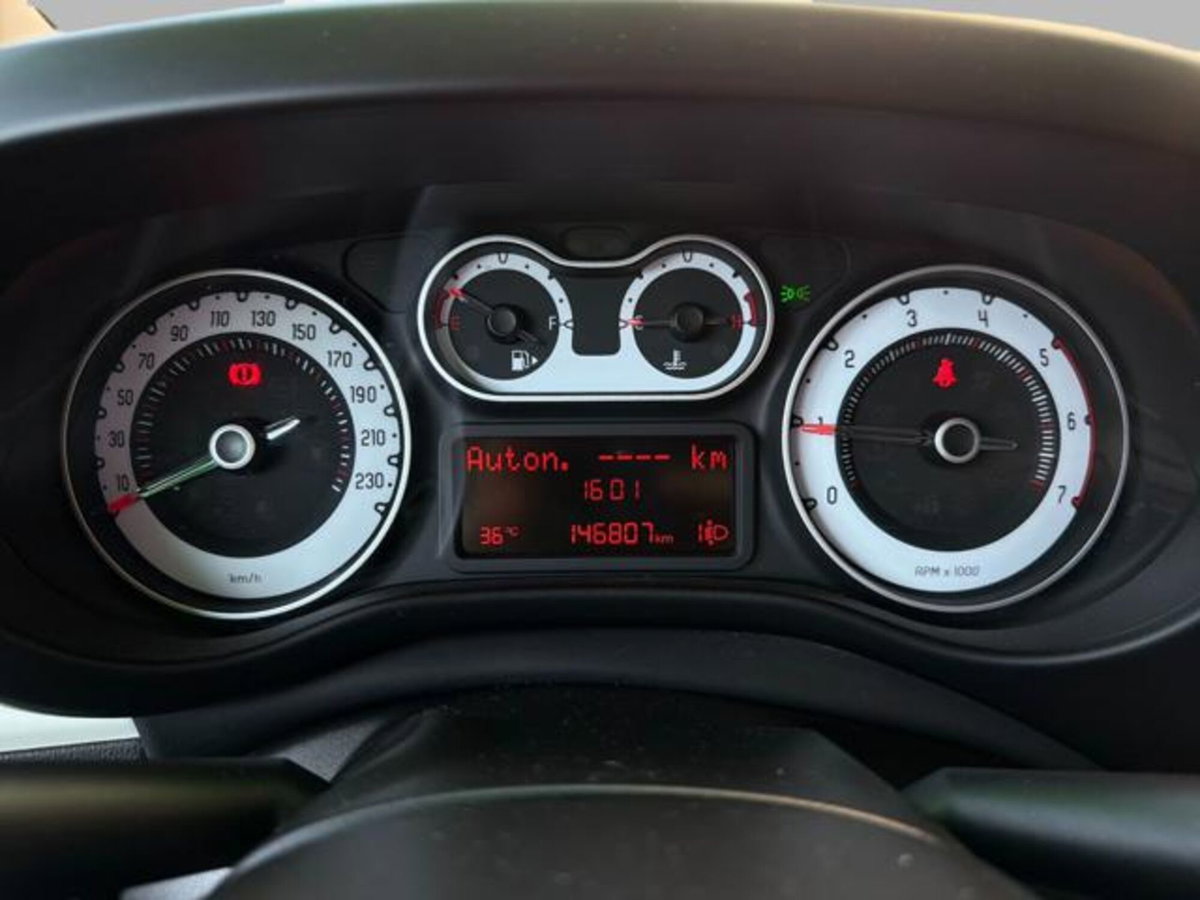 Fiat 500L 1.3 Multijet 85 CV Trekking (9)