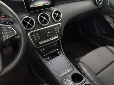Mercedes-Benz Classe A 160 d Automatic Premium (11)