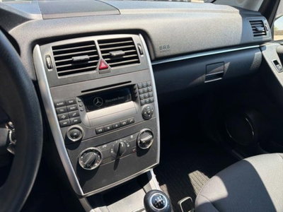 Mercedes-Benz Classe B 180 CDI Sport (10)