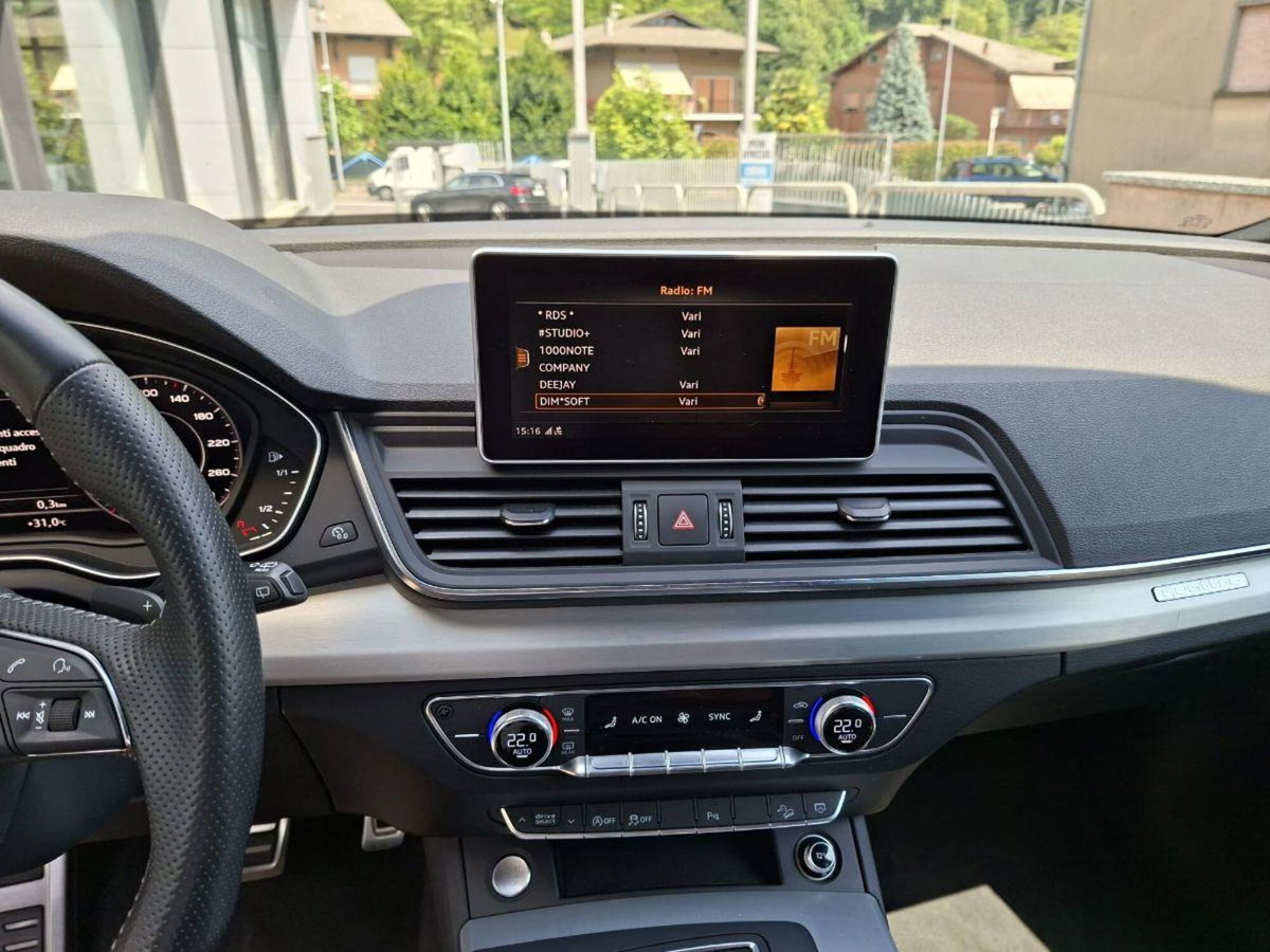 Audi Q5 40 TDI quattro S tronic Business Sport (12)