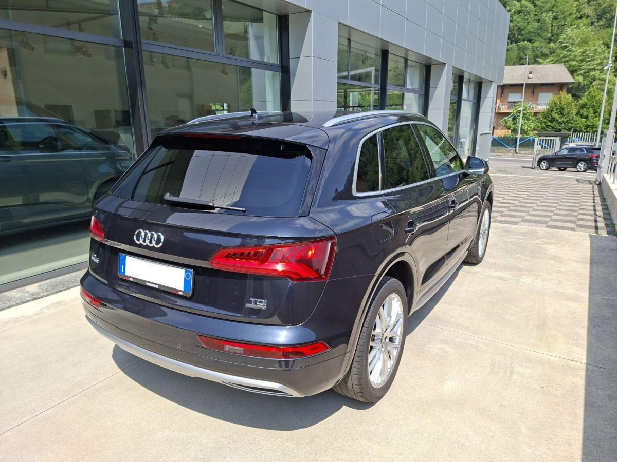 Audi Q5 40 TDI quattro S tronic Business Sport (3)