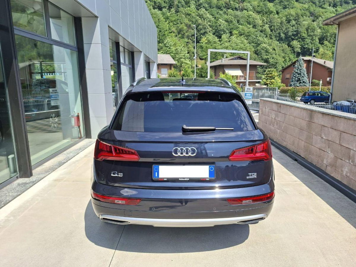 Audi Q5 40 TDI quattro S tronic Business Sport (4)
