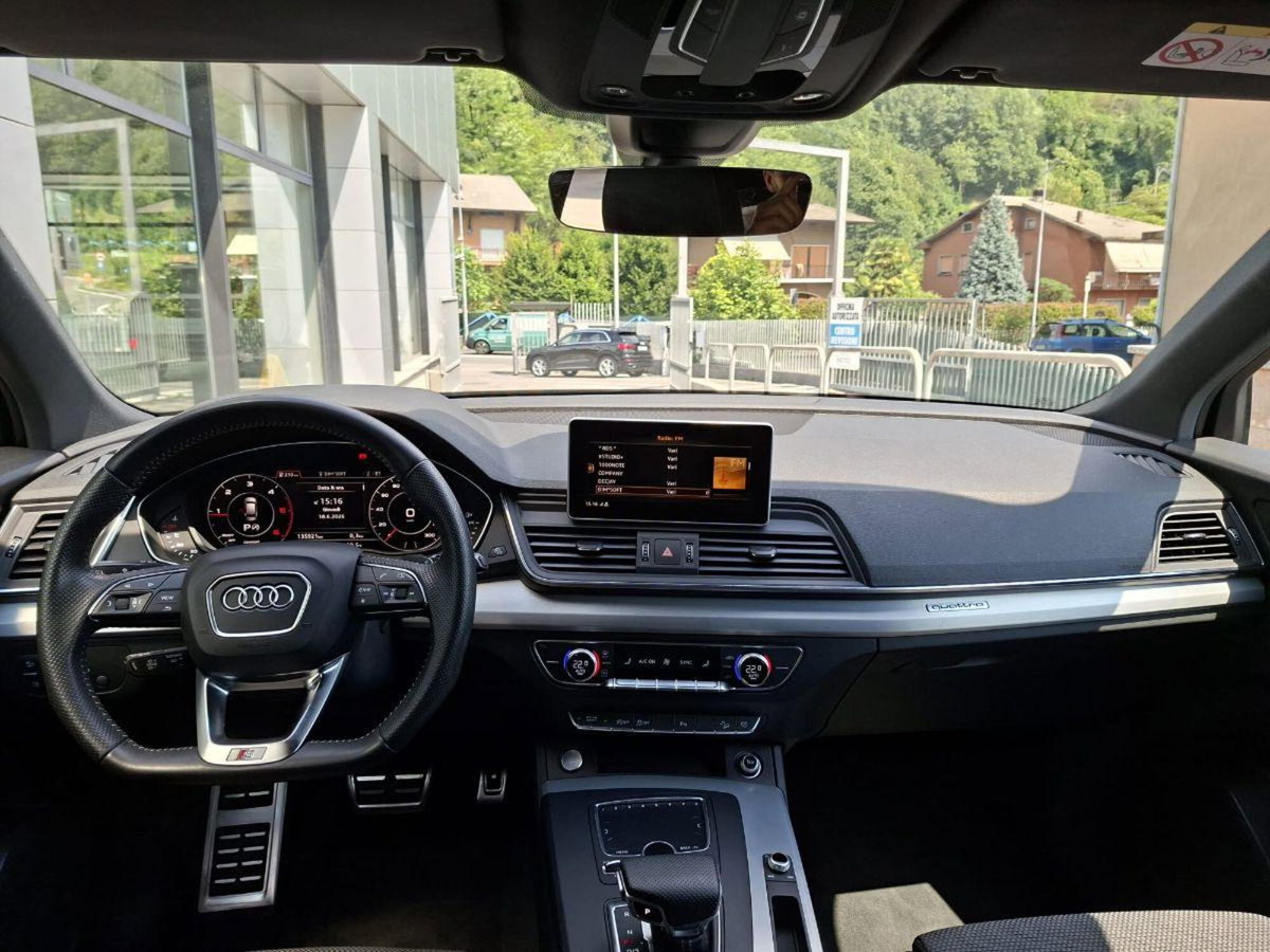 Audi Q5 40 TDI quattro S tronic Business Sport (7)