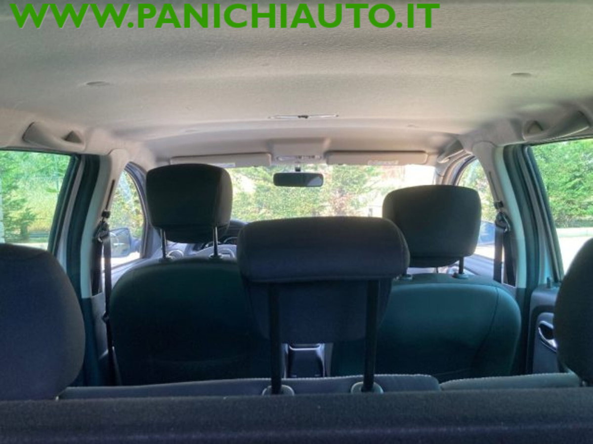 Dacia Duster 1.5 dCi 110CV 4x4 Prestige (10)