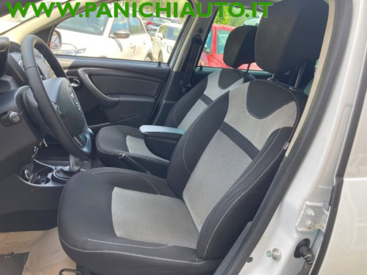 Dacia Duster 1.5 dCi 110CV 4x4 Prestige (12)