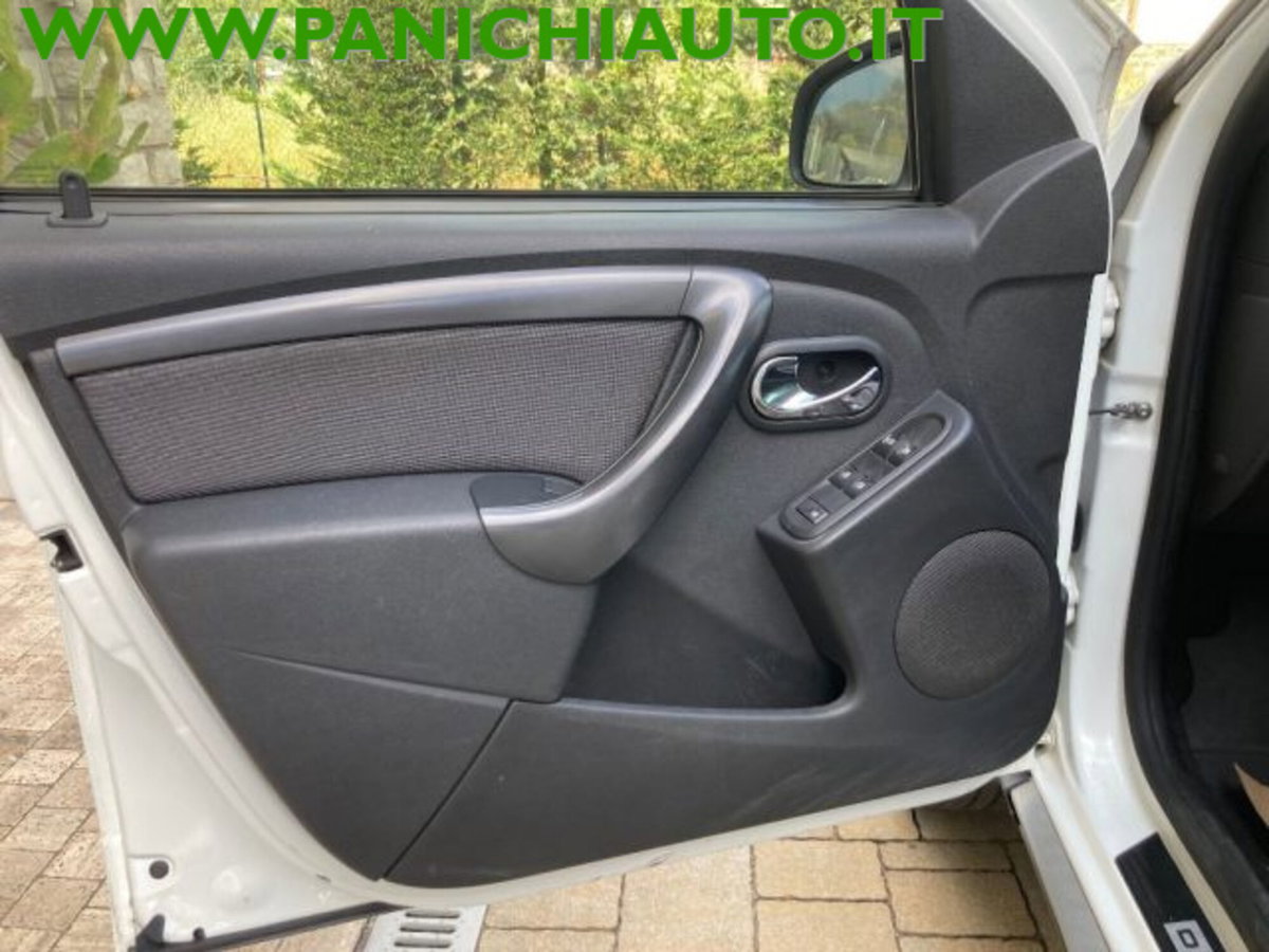 Dacia Duster 1.5 dCi 110CV 4x4 Prestige (14)