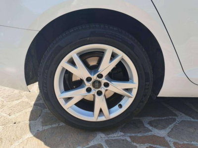 Audi A4 Avant 2.0 TDI 150 CV Business (8)