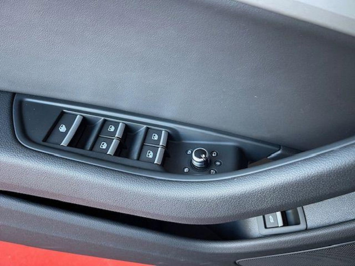 Audi A5 Cabrio 2.0 TDI 190 CV S tronic Design (10)