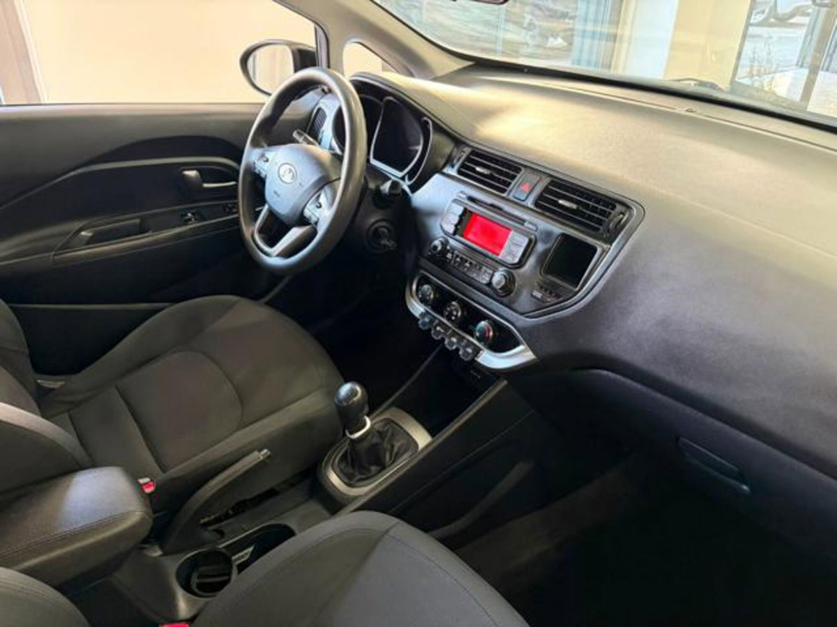 Kia Rio 1.1 CRDi WGT 5p. EX PLUS (8)