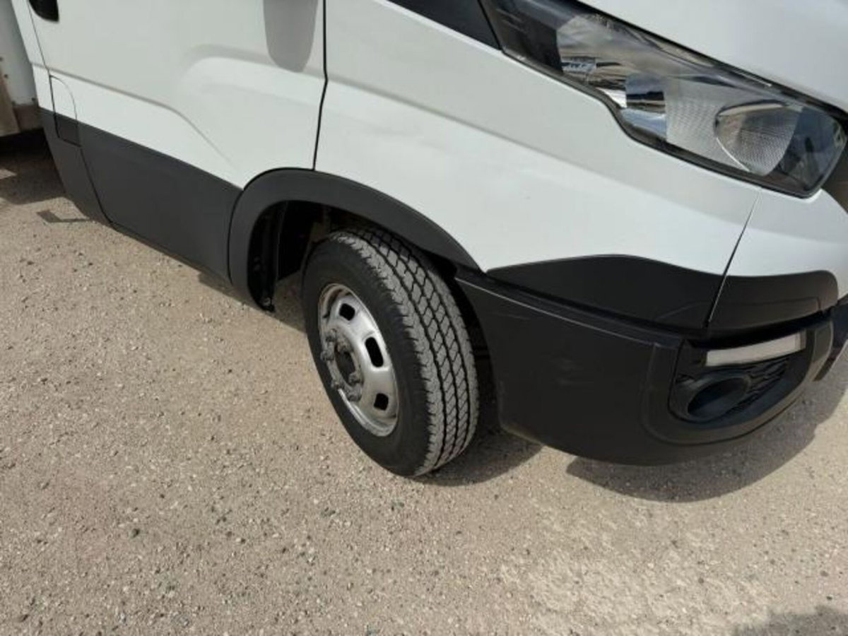 Iveco Daily Telaio 35C14 BTor 2.3 HPT PLM-RG Cabinato (4)