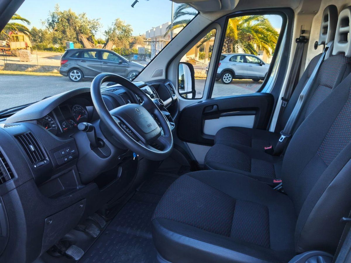 Peugeot Boxer Furgone 330 2.0 BlueHDi/130CV FAP PC-TN Combi Premium (9)