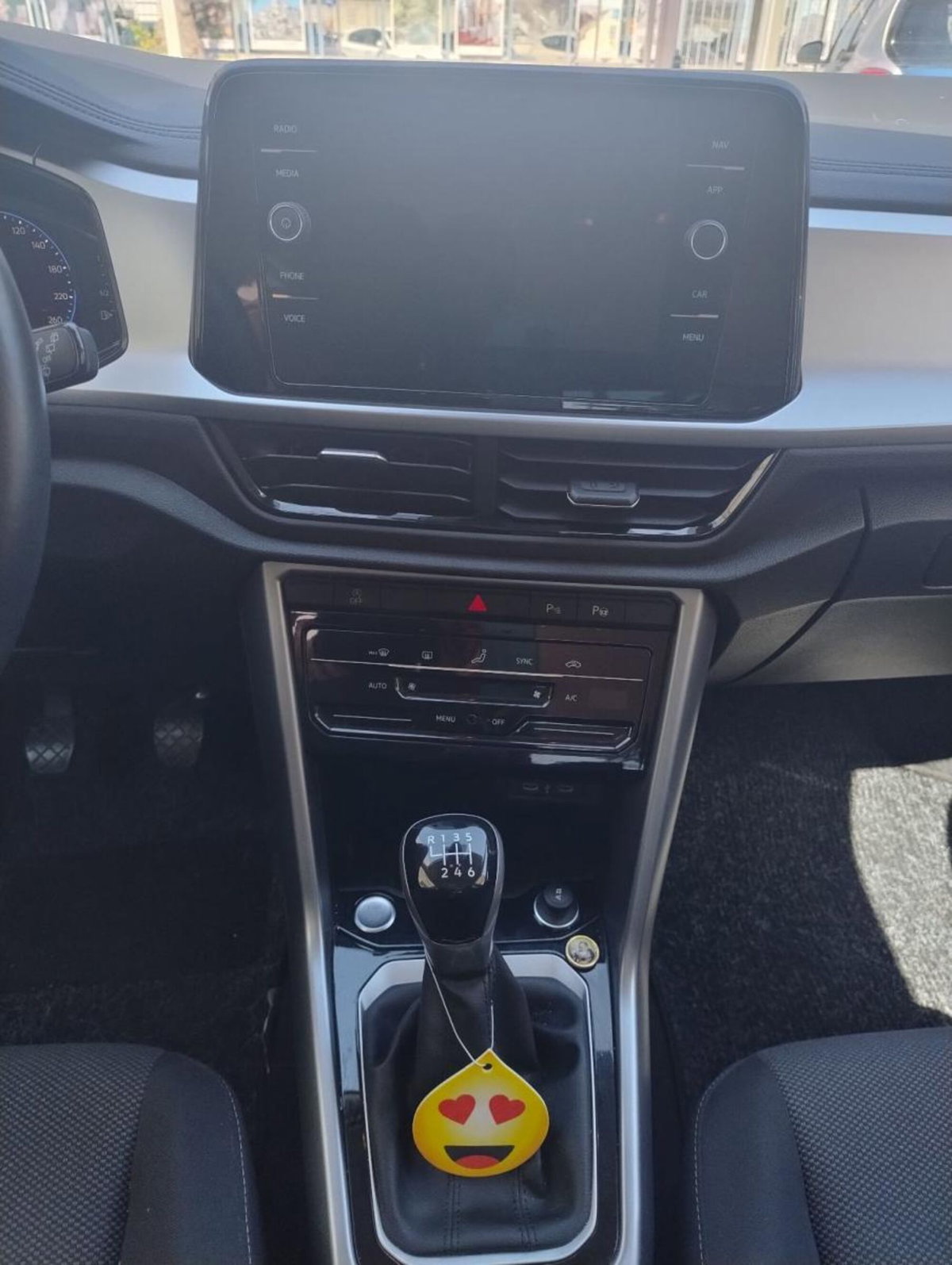 Volkswagen T-Roc 1.0 tsi Style 115cv (14)