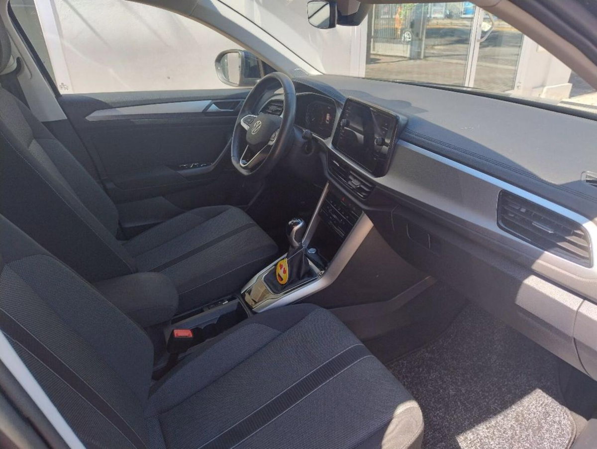 Volkswagen T-Roc 1.0 tsi Style 115cv (16)