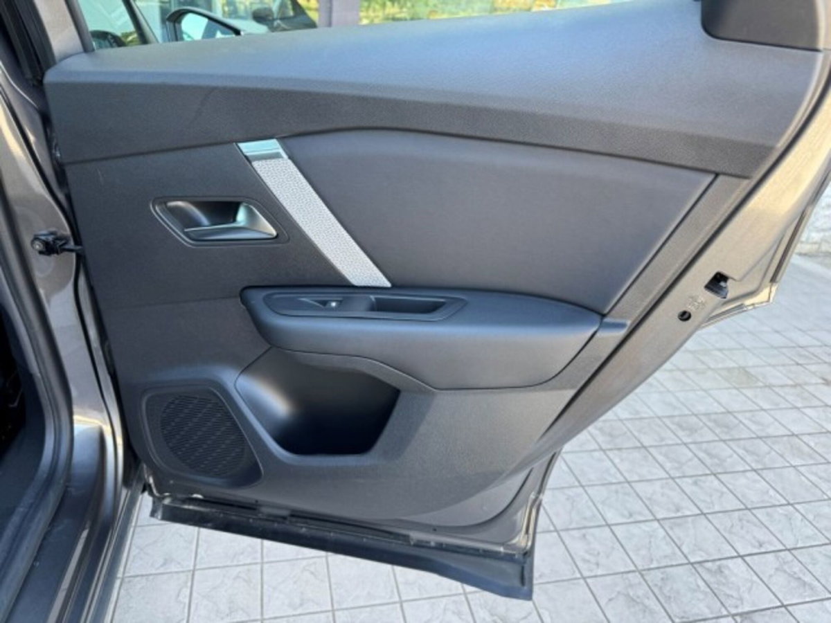 Citroen C4 BlueHDi 130 S&S EAT8 Feel Pack (20)