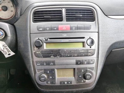 Fiat Grande Punto 1.9 MJT 130 CV 3 porte Sport (6)