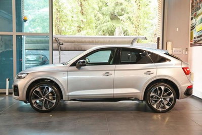 Audi Q5 Sportback 40 2.0 tdi mhev 12V Identity Black quattro s-tronic (3)