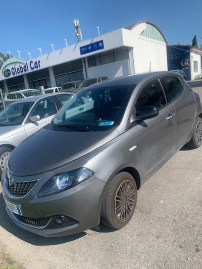Lancia Ypsilon 1.0 FireFly 5 porte S&S Hybrid Alberta Ferretti (2)