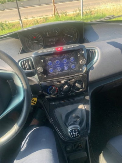 Lancia Ypsilon 1.0 FireFly 5 porte S&S Hybrid Alberta Ferretti (6)