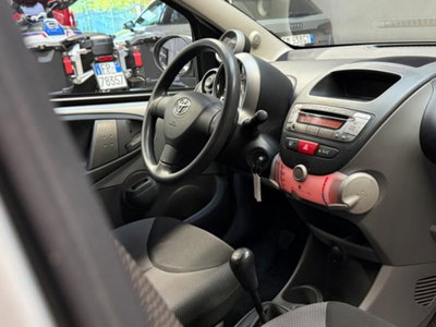 Toyota Aygo 1.0 12V VVT-i 5 porte Sol (10)