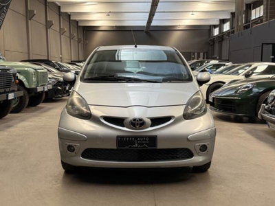Toyota Aygo 1.0 12V VVT-i 5 porte Sol (2)