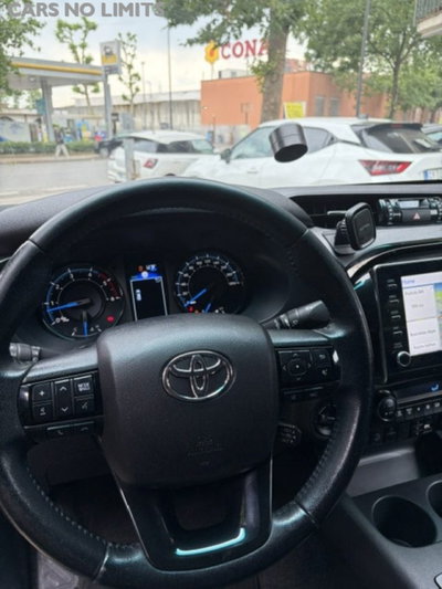 Toyota Hilux 2.D-4D A/T 4WD porte Double Cab Invincible (9)
