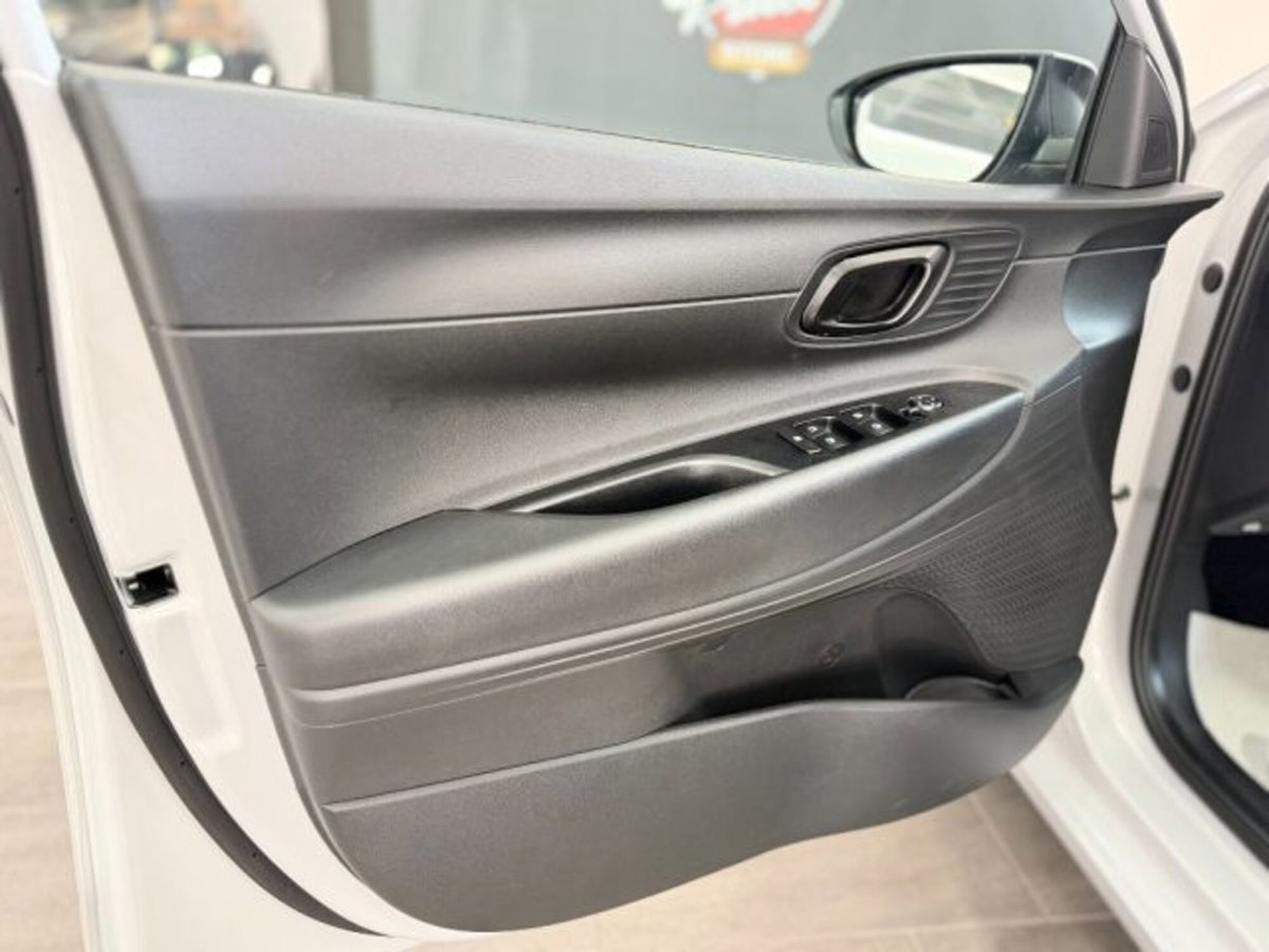 Hyundai i20 1.0 t-gdi Connectline Exterior Pack 90cv dct (19)