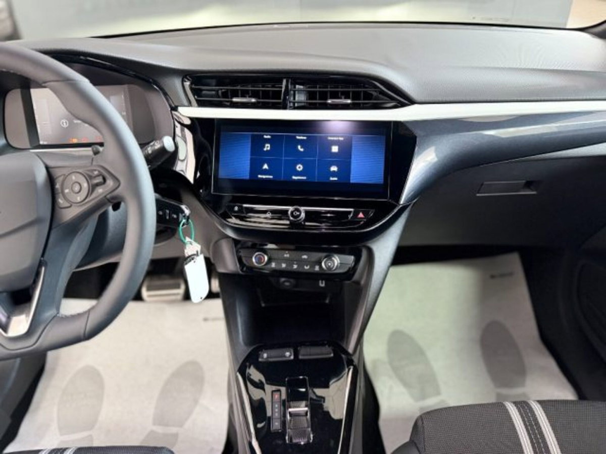 Opel Corsa 1.2 hybrid GS 110cv dct6 (18)