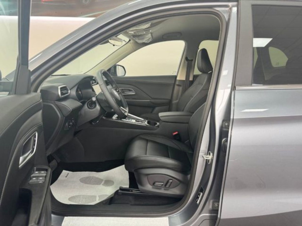 Mg ZS ZS 1.5 Luxury (9)