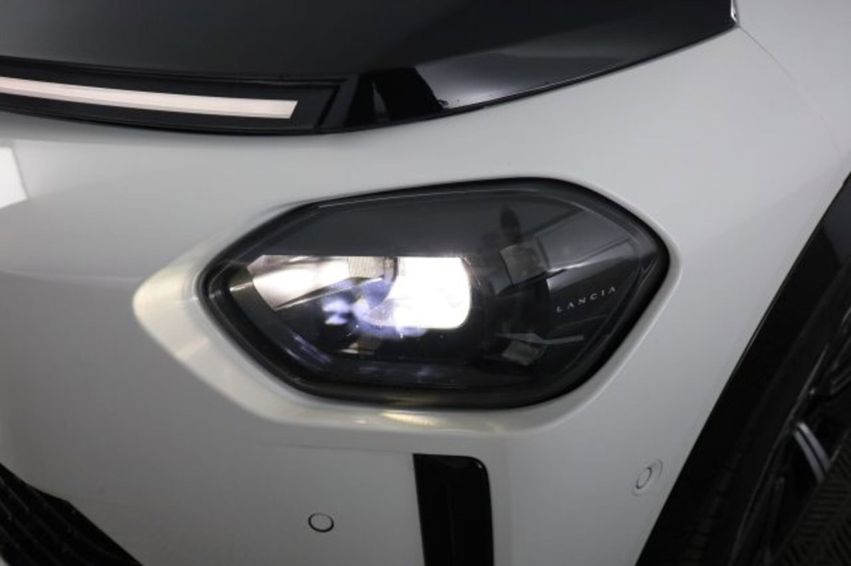 Lancia Ypsilon 1.2 LX 100cv (9)