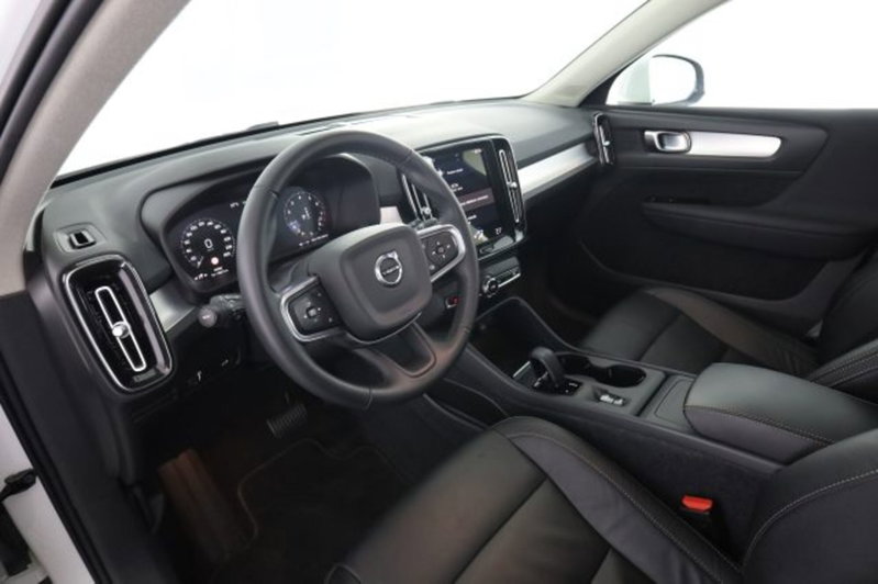 Volvo XC40 T2 Geartronic Momentum Pro