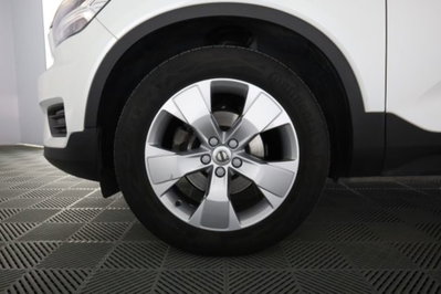 Volvo XC40 T2 Geartronic Momentum Pro (8)