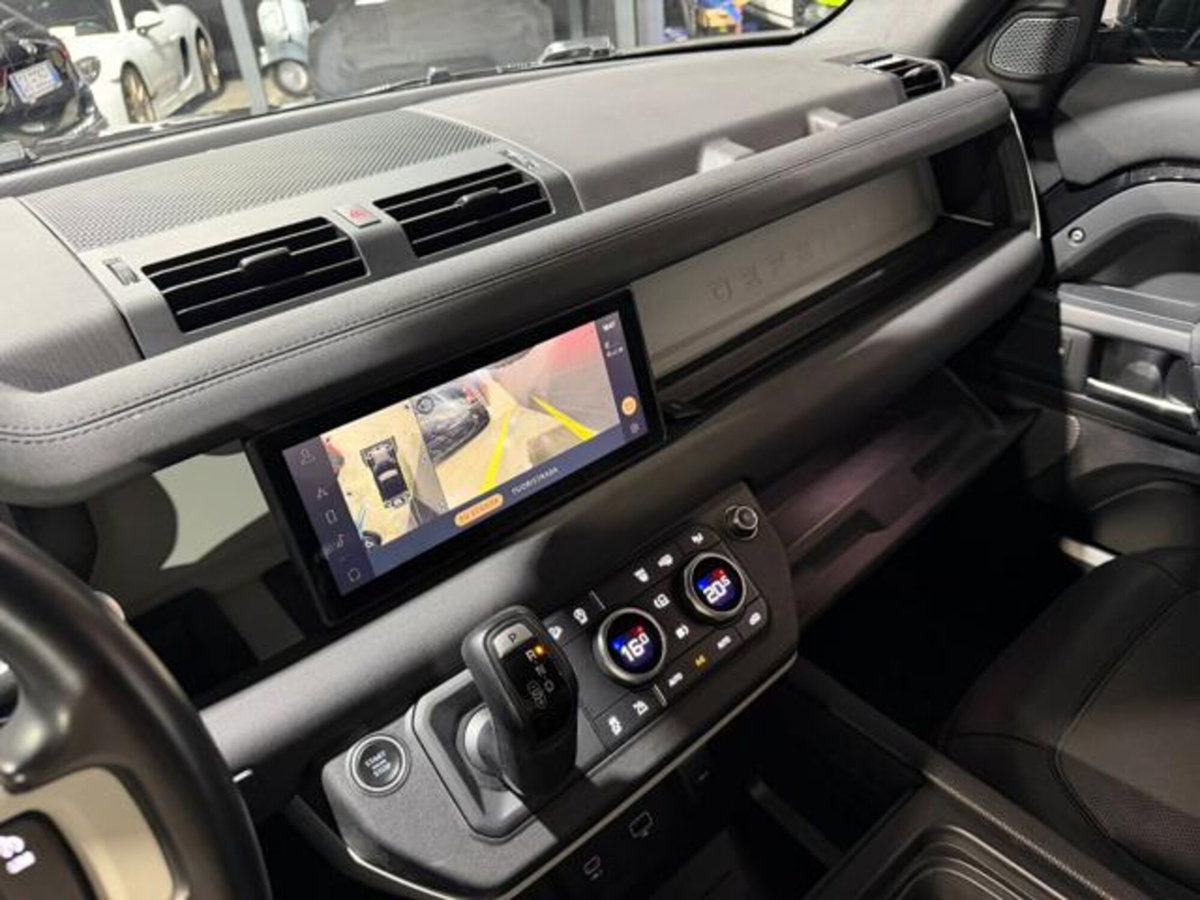 Land Rover Defender 90 3.0d i6 mhev X-Dynamic SE awd 200cv auto (13)