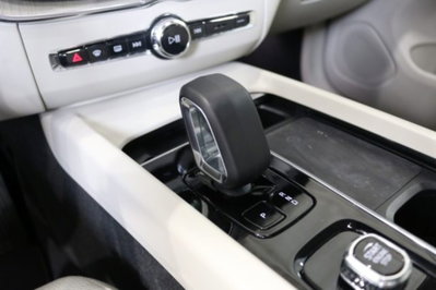 Volvo XC60 B4 (d) AWD automatico Plus Dark (18)