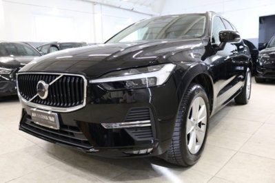 Volvo XC60 B4 (d) AWD automatico Plus Dark (3)